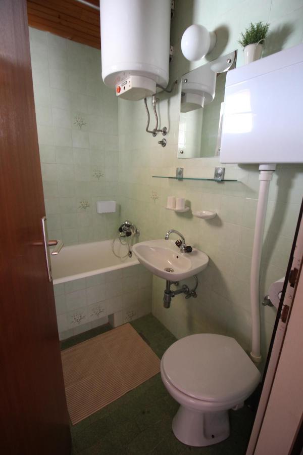 Apartmani Pavicic-Ivelja Stari Grad  Luaran gambar